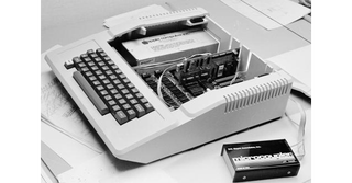 Illustration for article titled What It Was Like to Be Online During the 80s
